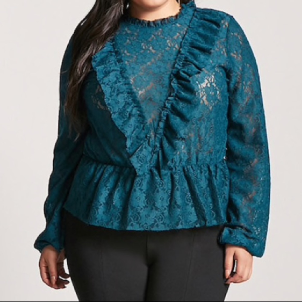 NWT RUFFLE LACE LONG SLEEVE TOP